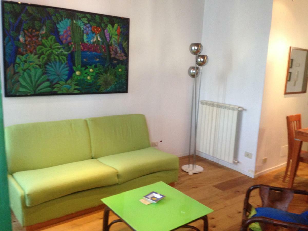 The Blu And Green Apartment Roma Esterno foto